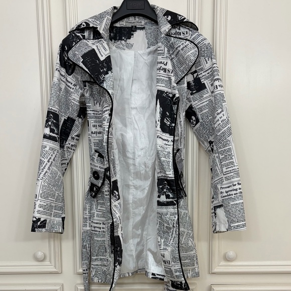 Boutique Belle Australian Art Clothing Newspaper Print Trench Coat Size 10 - Picture 11 of 16